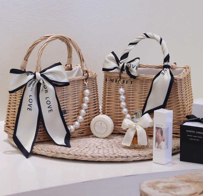 A02—Rattan hand-held pearl baskets