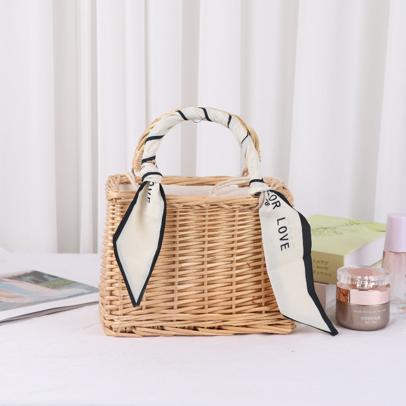 A02—Rattan hand-held pearl baskets